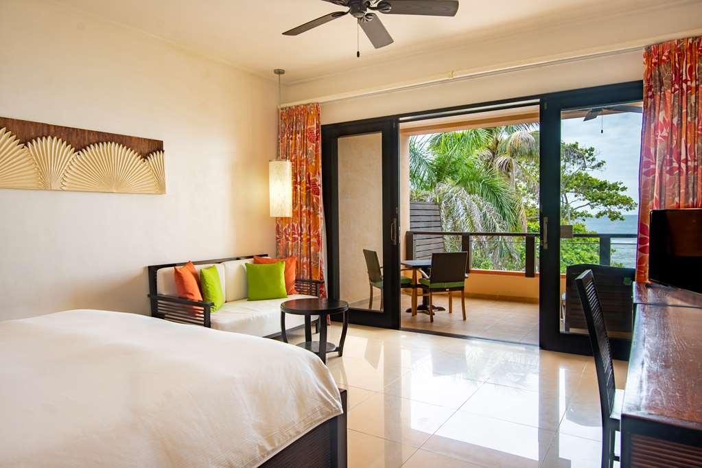 Doubletree By Hilton Seychelles Allamanda Resort & Spa Victoria Room photo